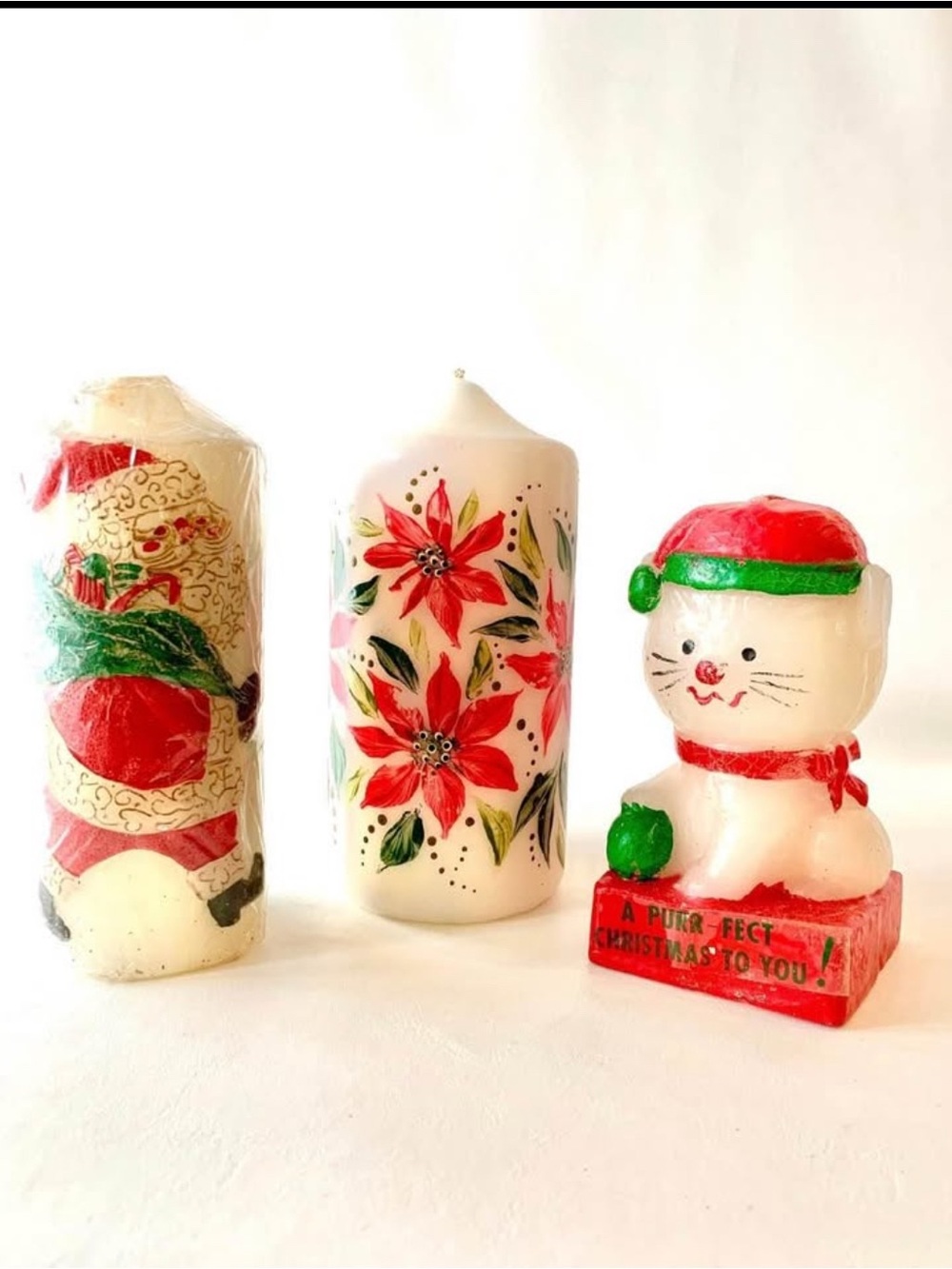 Vintage Holiday Poinsettia & Santa, Cat Candle Set - White and Red